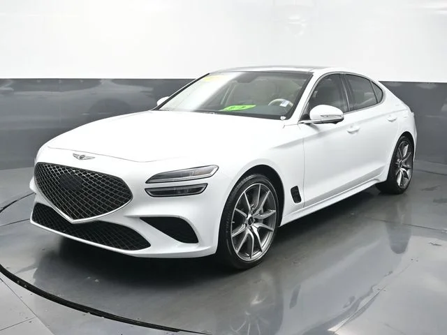 Used 2026 White Genesis 2.5T Prestige image 3