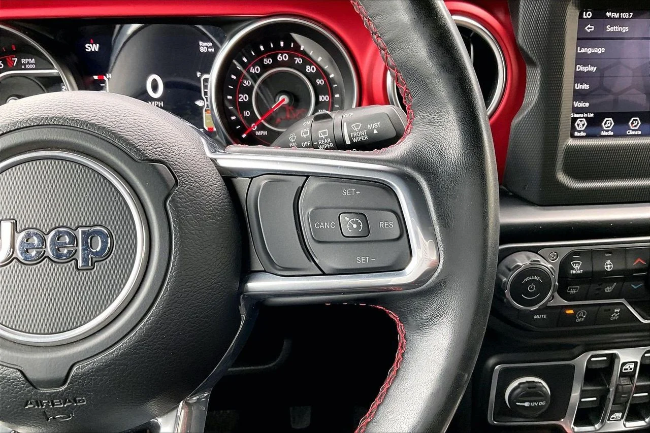 Used 2021  Jeep Rubicon image 28