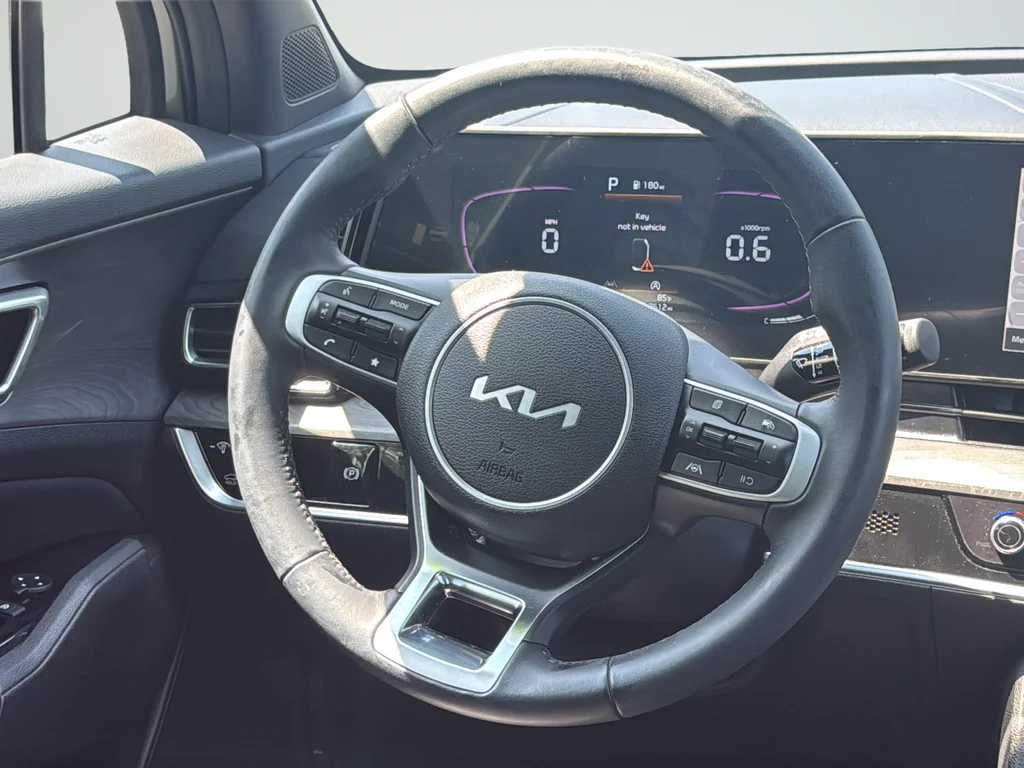 Used 2024 Green Kia X-Line image 36