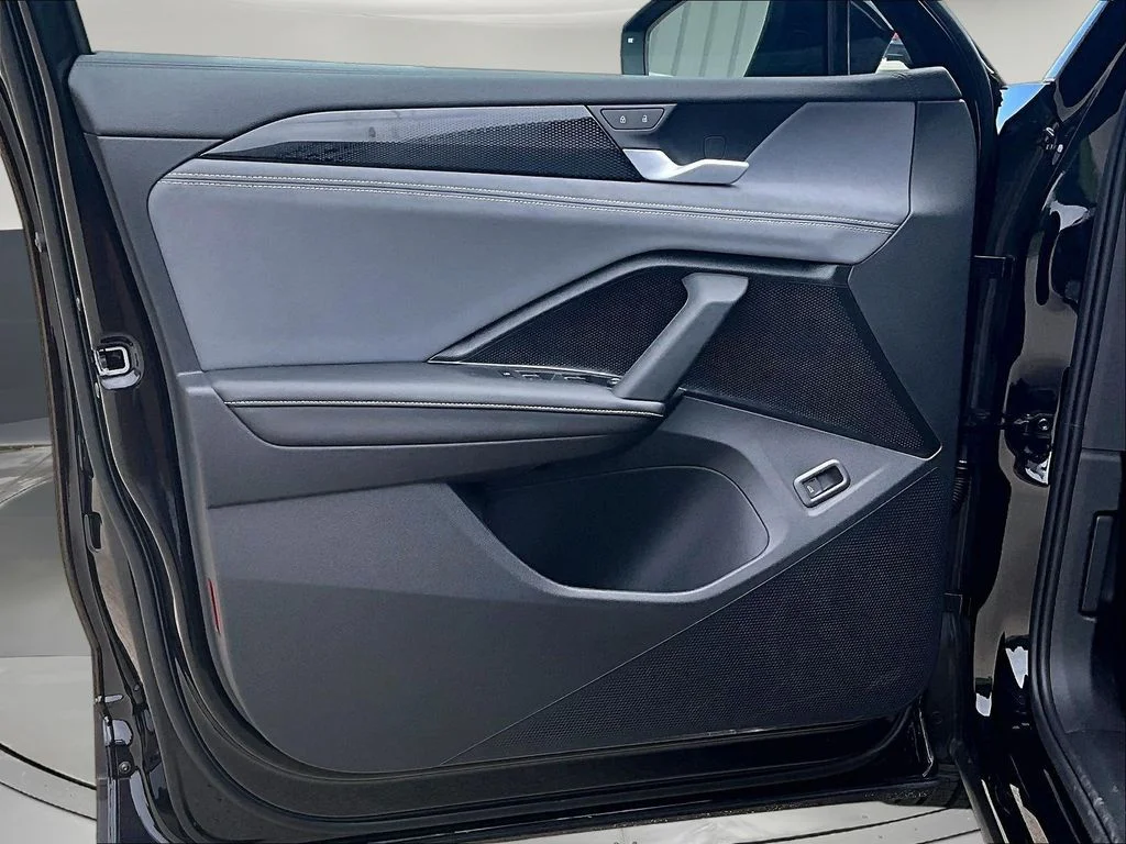 New 2026 Black Volkswagen 2.0T SE image 19