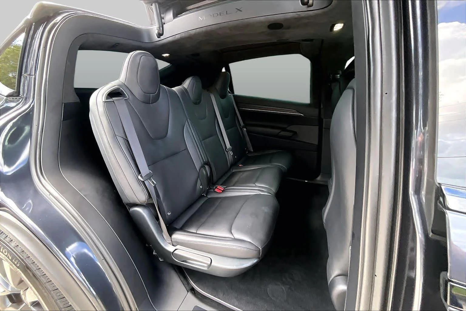 Used 2024 Stealth Grey Tesla  image 18