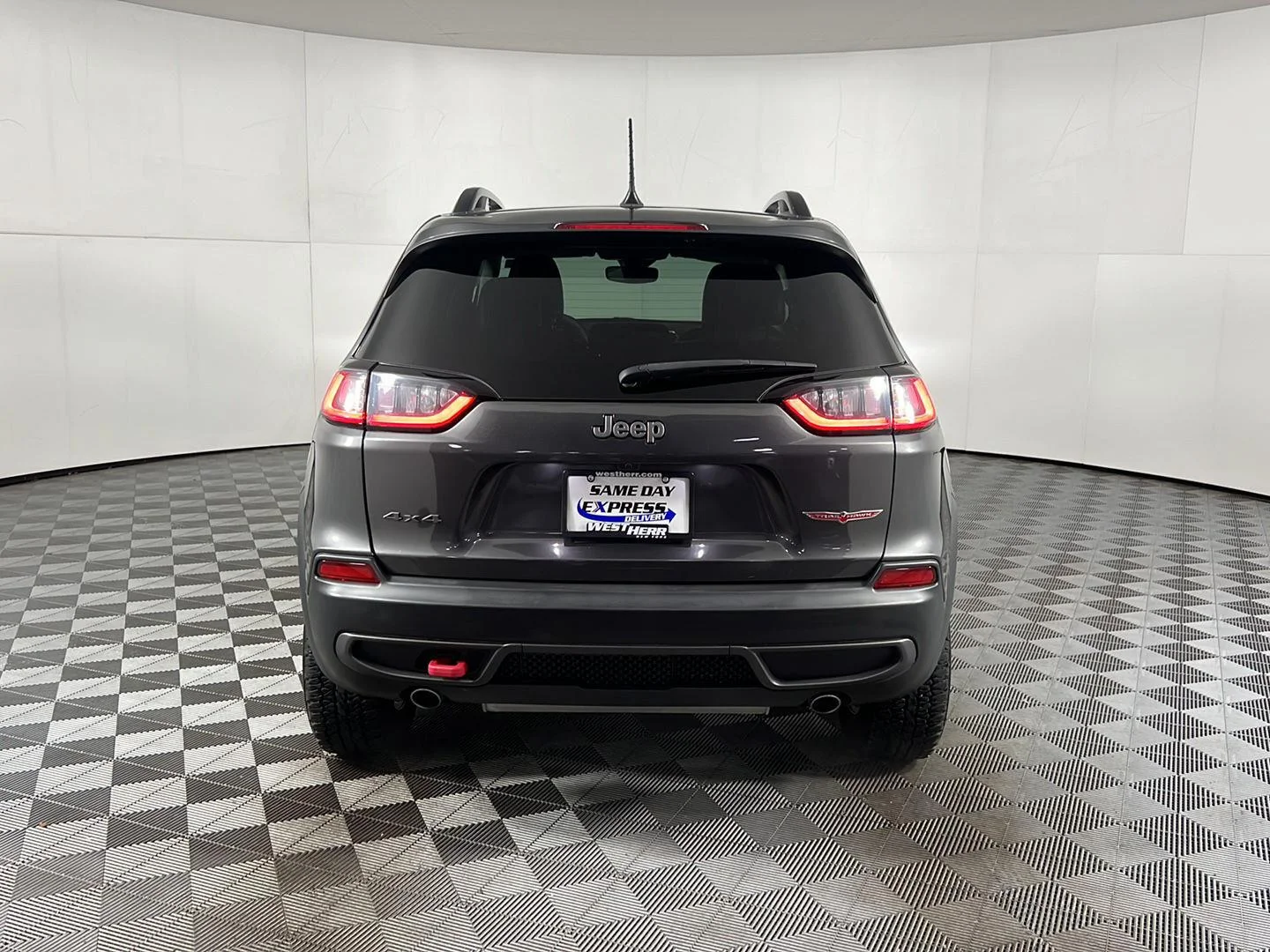 Used 2022 Granite Crystal Metallic Clearcoat Jeep Trailhawk image 32