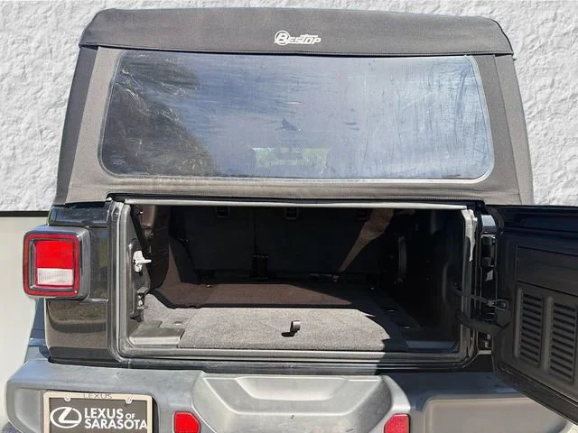 Used 2021 Black Clearcoat Jeep Unlimited Rubicon image 12