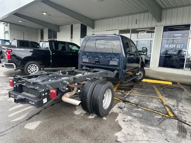 Used 2023 Blue Metallic Ford XL image 4