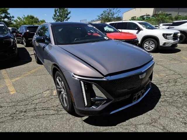 Used 2024 Silver Cadillac Luxury image 2