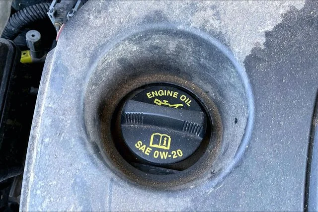 Used 2018 Gray Jeep Latitude image 35