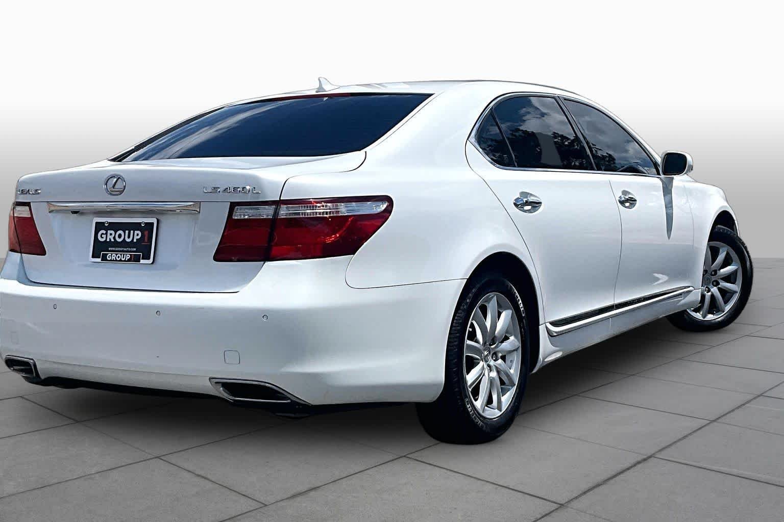 Used 2007 Starfire Pearl Lexus LWB image 12