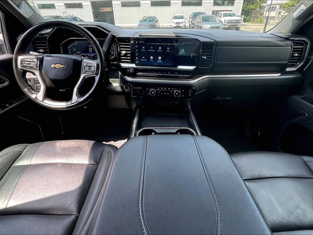 Used 2025 Gray Chevrolet LT image 21