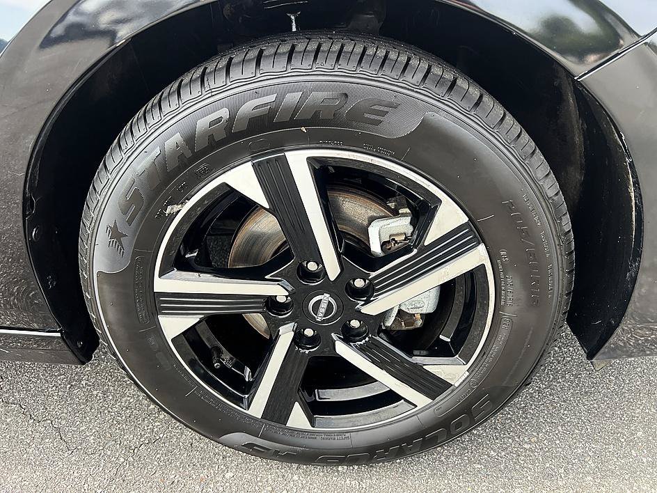 Used 2025 Super Black Nissan SV image 12
