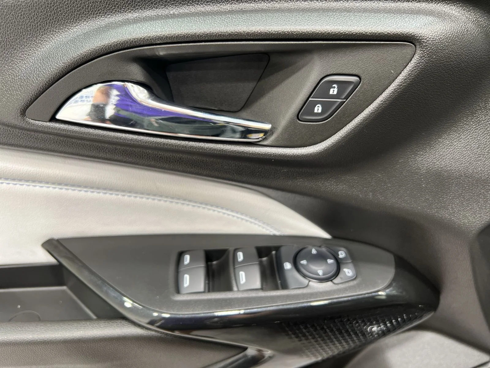 2025 Chevrolet Trax LT - Photo 13