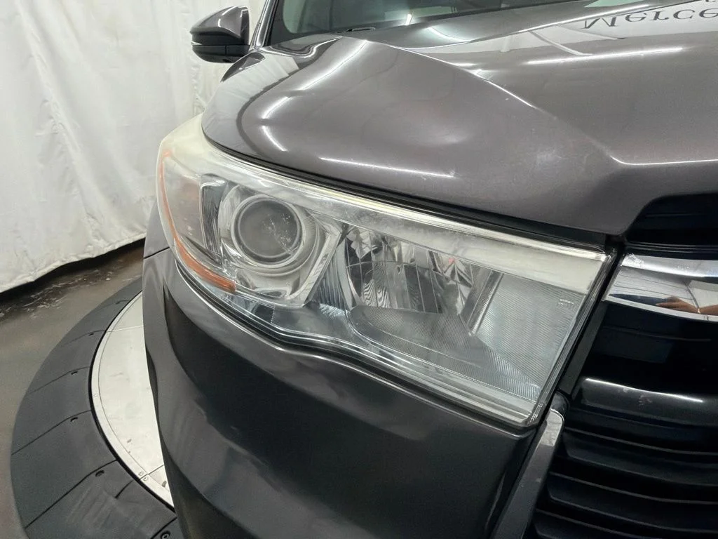 Used 2015 Gray Toyota Limited image 10