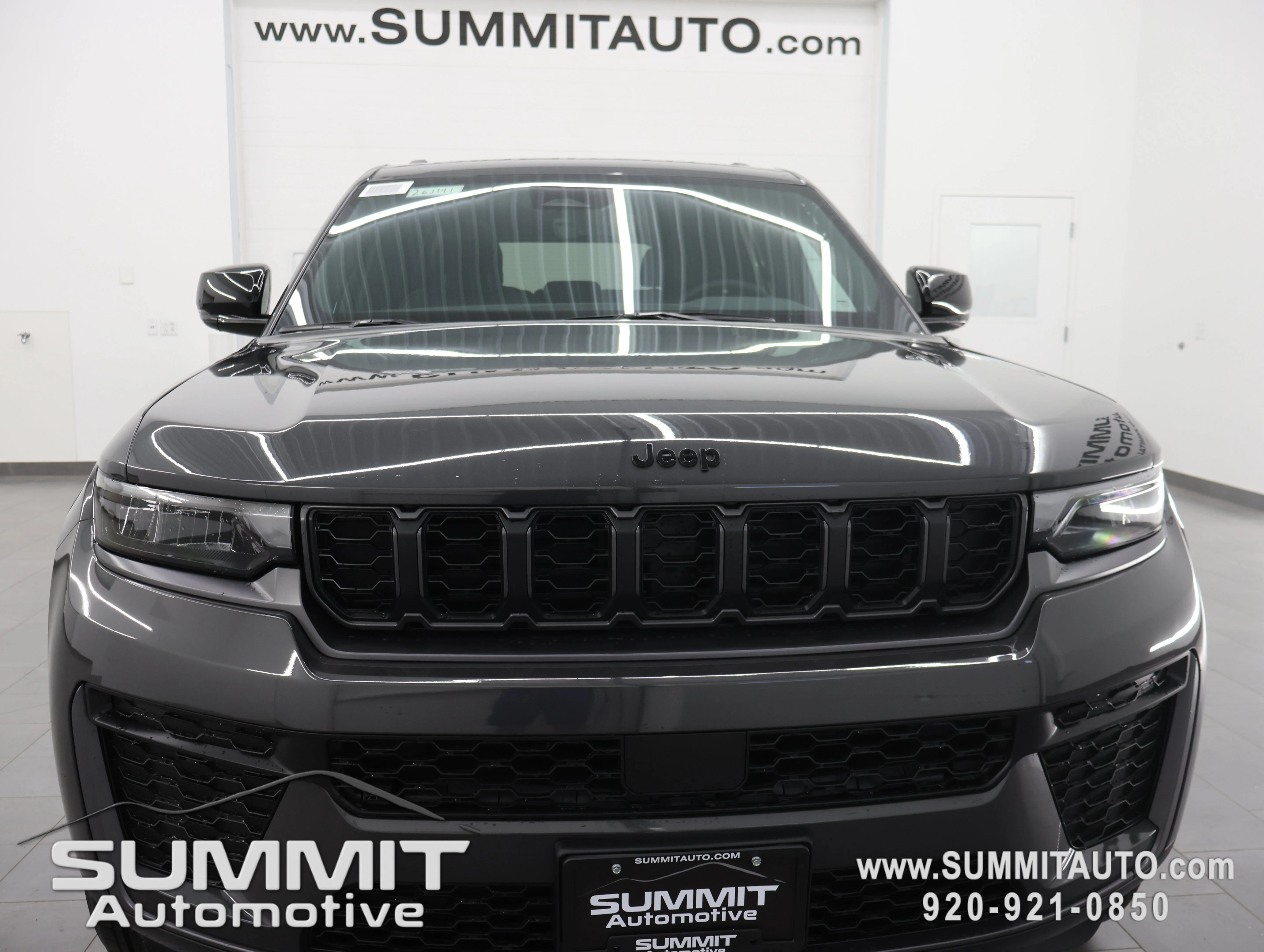 New 2026 Baltic Gray Metallic Clearcoat Jeep Altitude image 23