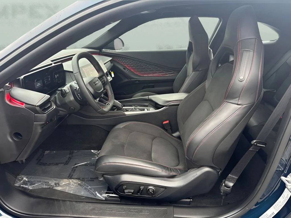 Used 2025 Green Dodge R/T Scat Pack image 5