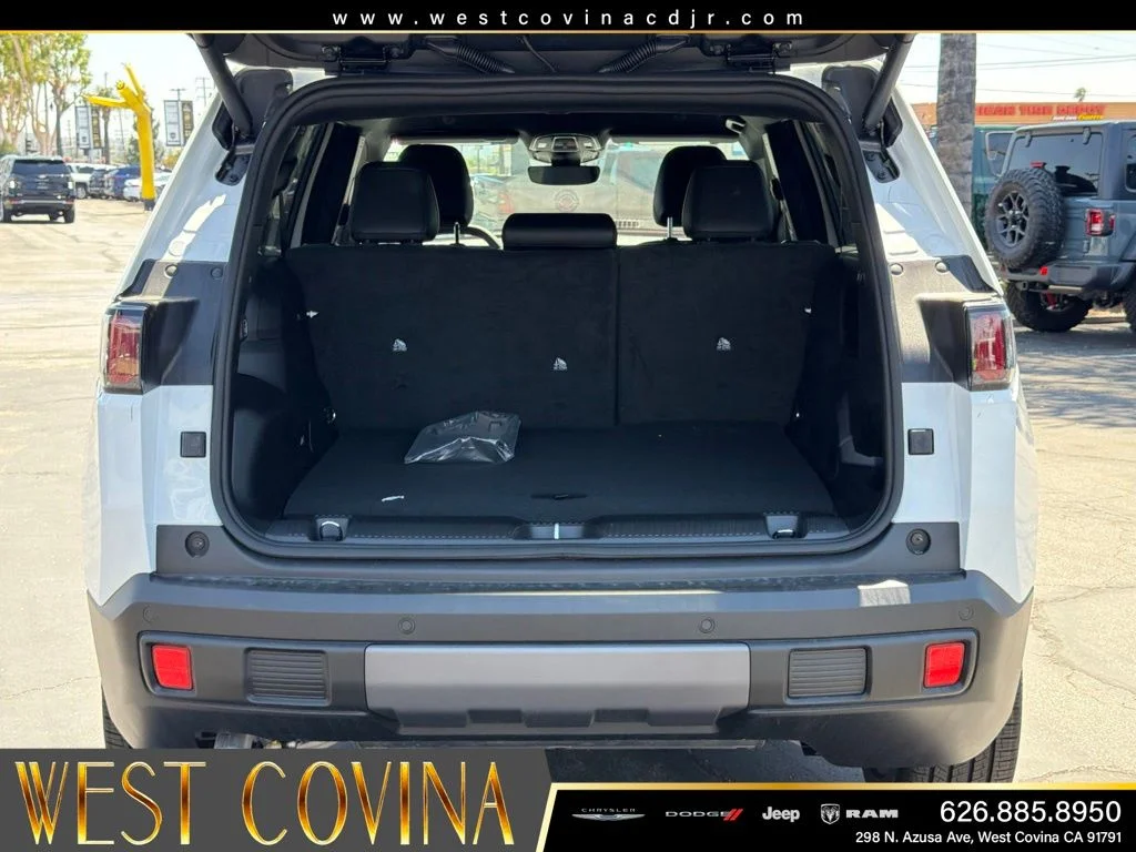 New 2026 Bright White Clear-Coat Exterior Paint Jeep  image 16