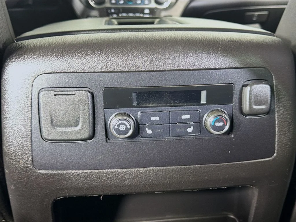 Used 2016  Chevrolet LT image 22