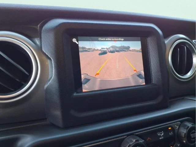 Used 2020 Green Jeep Overland image 28
