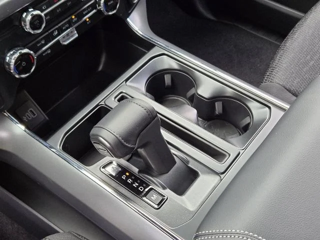 New 2026 Oxford White Ford XLT image 34