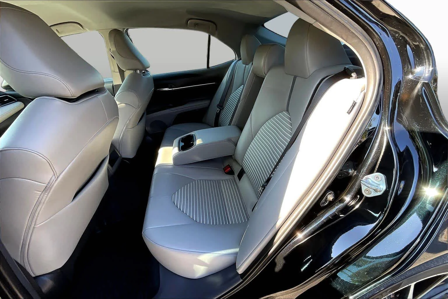 Used 2023 Midnight Black Metallic Toyota SE image 18