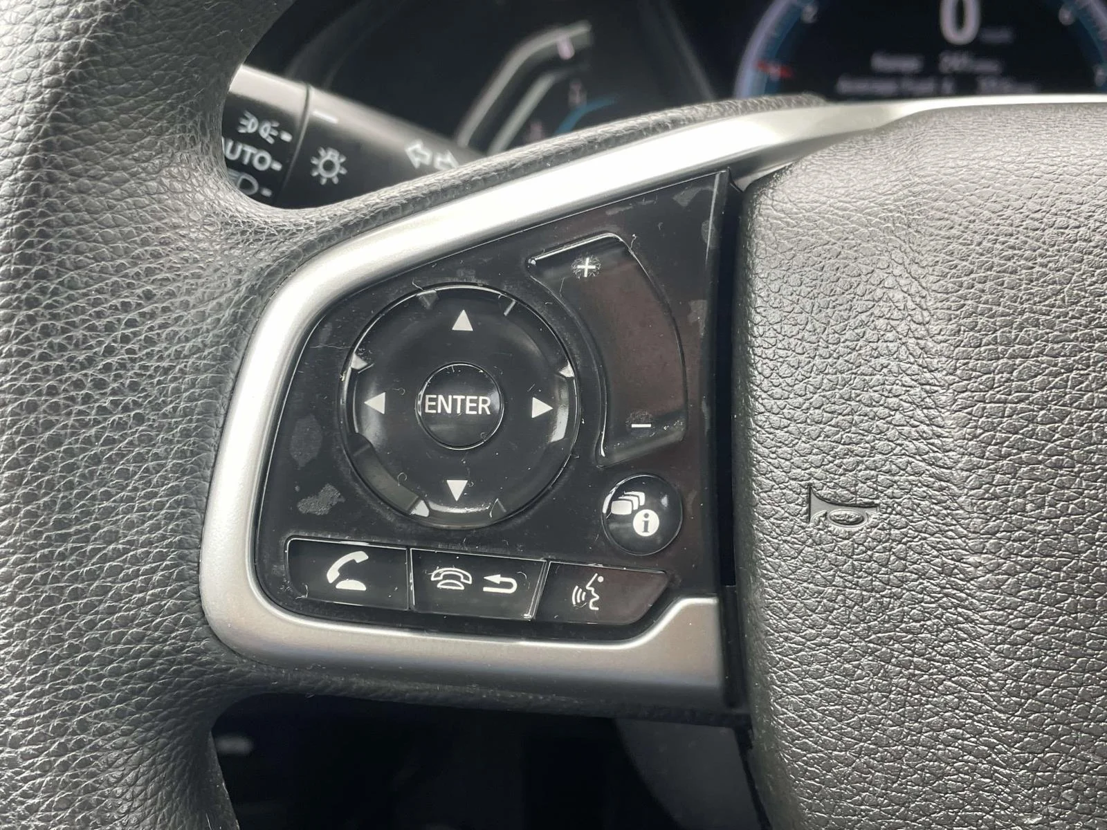 Used 2019 Crystal Black Pearl Honda LX CVT image 18