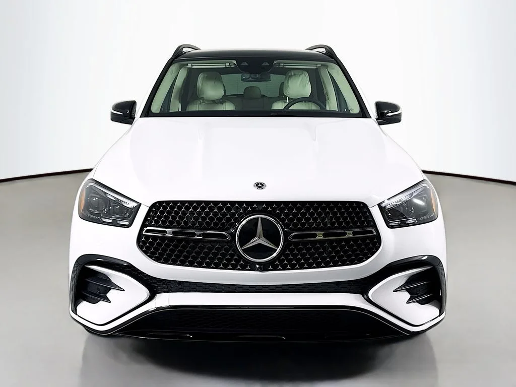 New 2026 MANUFAKTUR Moonlight White Metallic Mercedes-Benz GLE 450 image 6