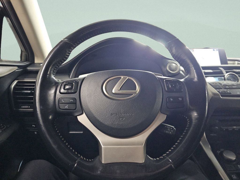 Used 2015 White Pearl Lexus 200t image 31