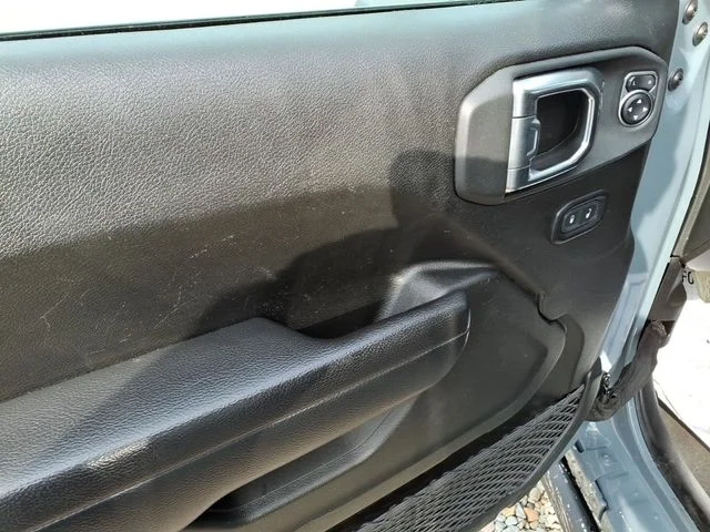 Used 2025 Gray Jeep Rubicon image 12