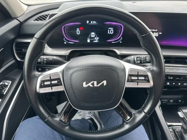 Used 2025 White Kia S image 18