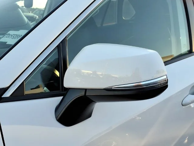 Used 2025 White Toyota XLE image 28