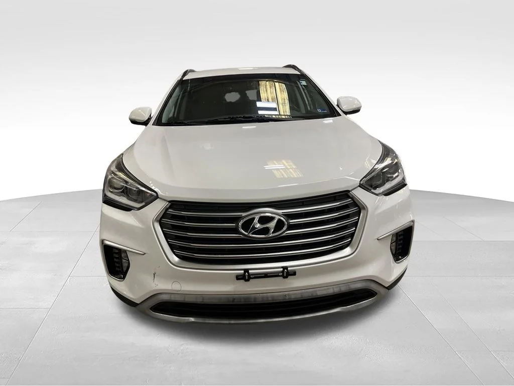 Used 2019 White Hyundai SE image 9