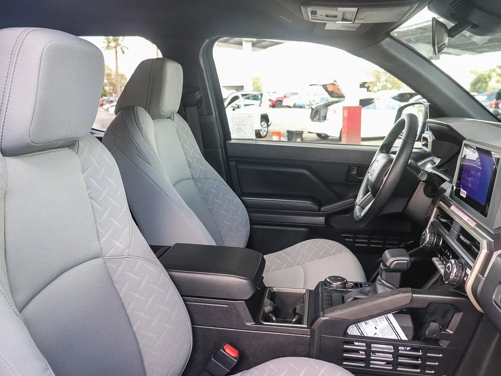 2026 Toyota Tacoma SR5 - Photo 15