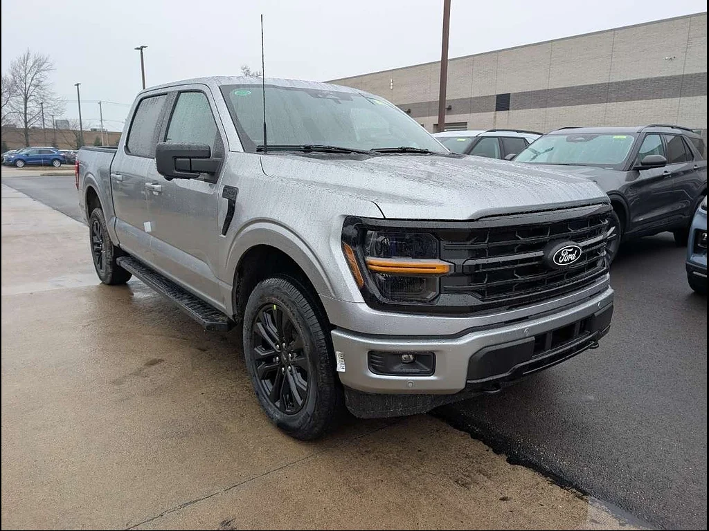 New 2026 Iconic Silver Ford XLT image 2