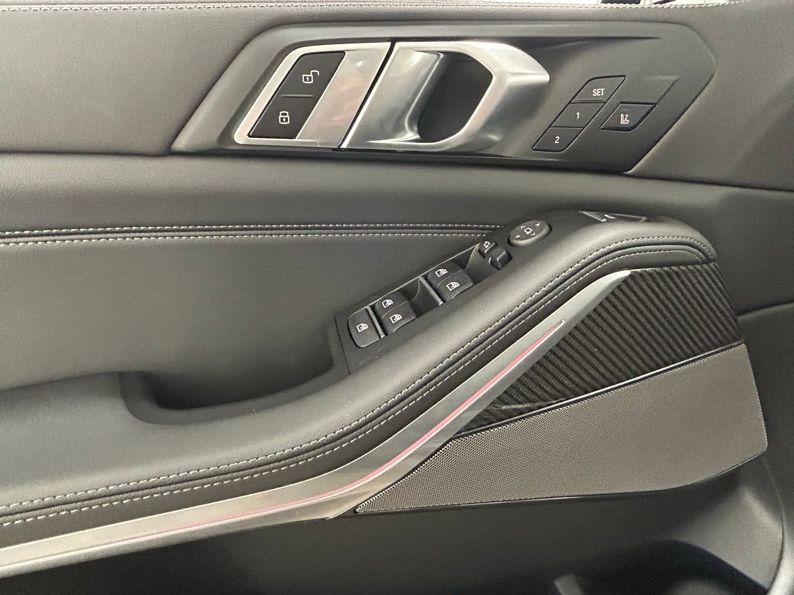 New 2026 Black Sapphire Metallic BMW M60i image 24