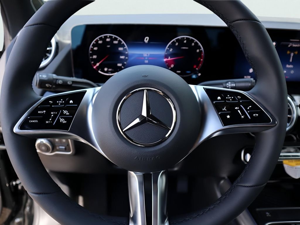 Used 2026 Cosmos Black Metallic Mercedes-Benz GLA 250 image 32