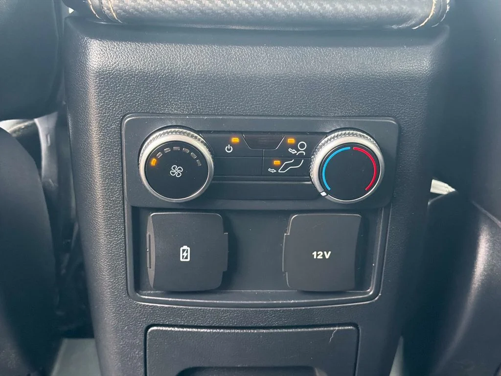 Used 2023 Silver Ford XLT image 18