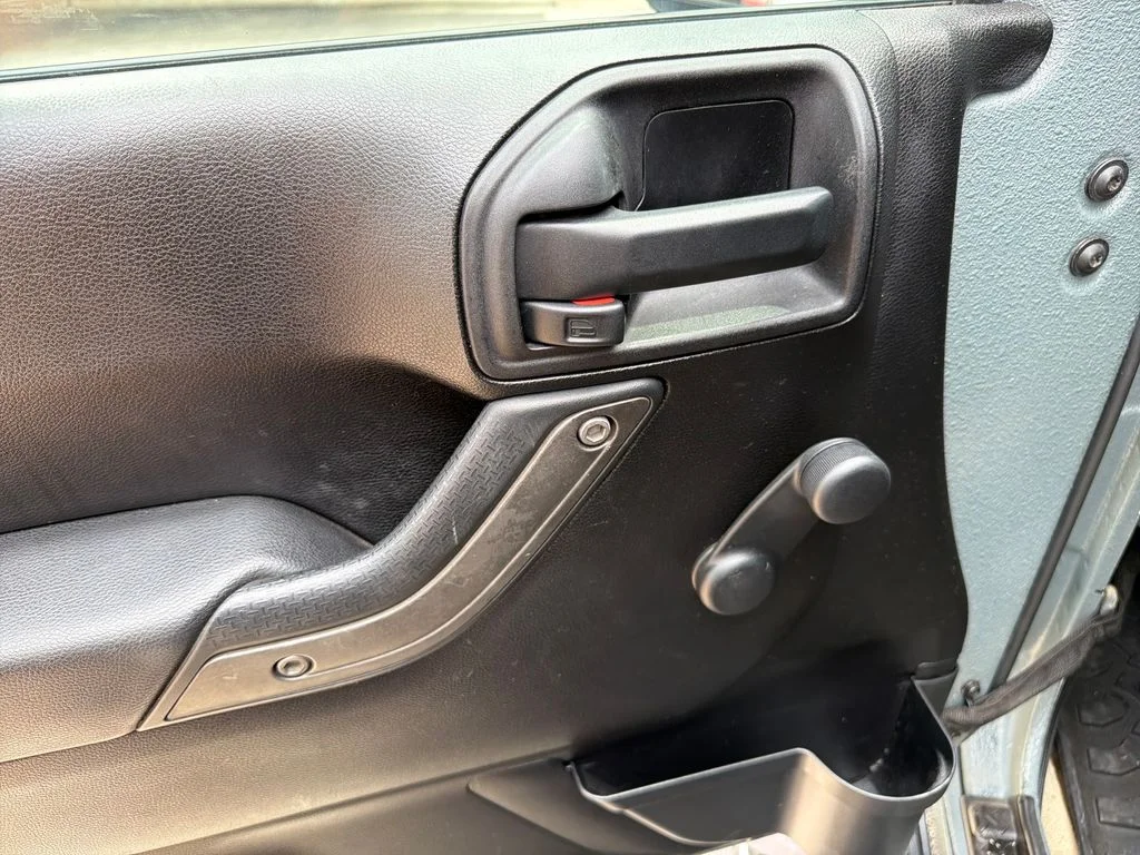 Used 2015 White Jeep Rubicon image 18
