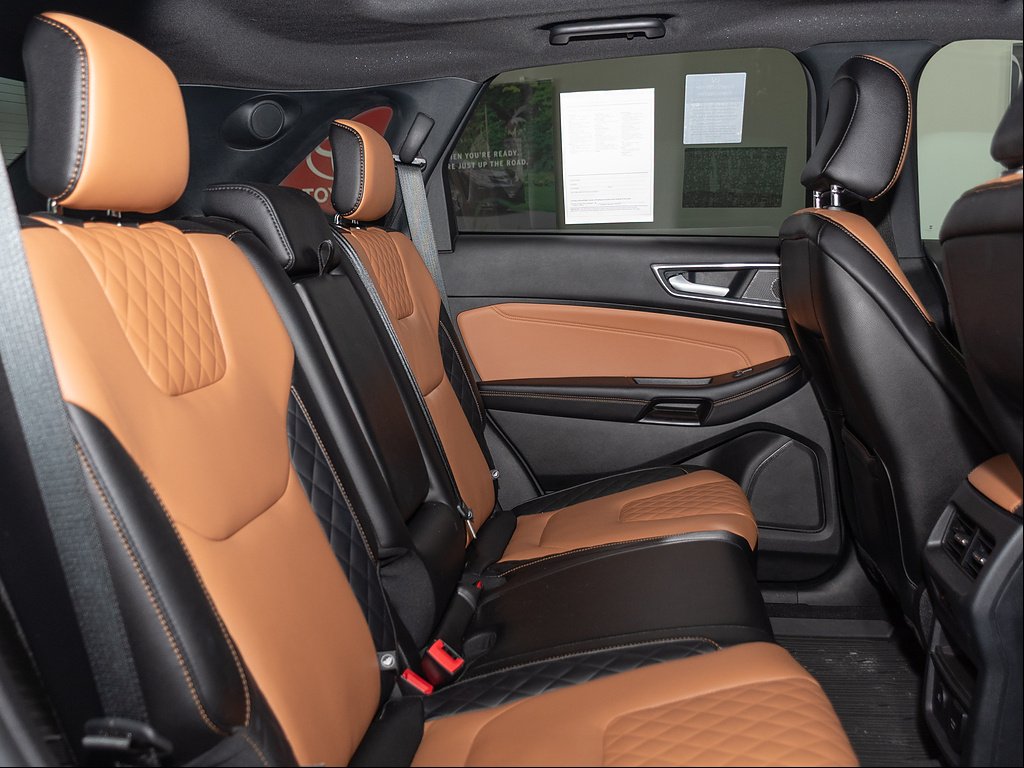 2024 Ford Edge Titanium - Photo 24