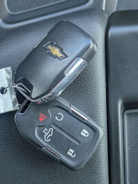 Used 2021 Silver Chevrolet RST image 32