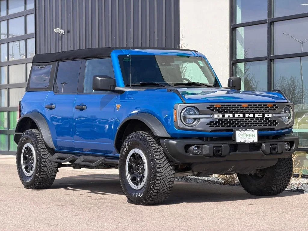 Used 2023 Blue Ford Badlands image 4