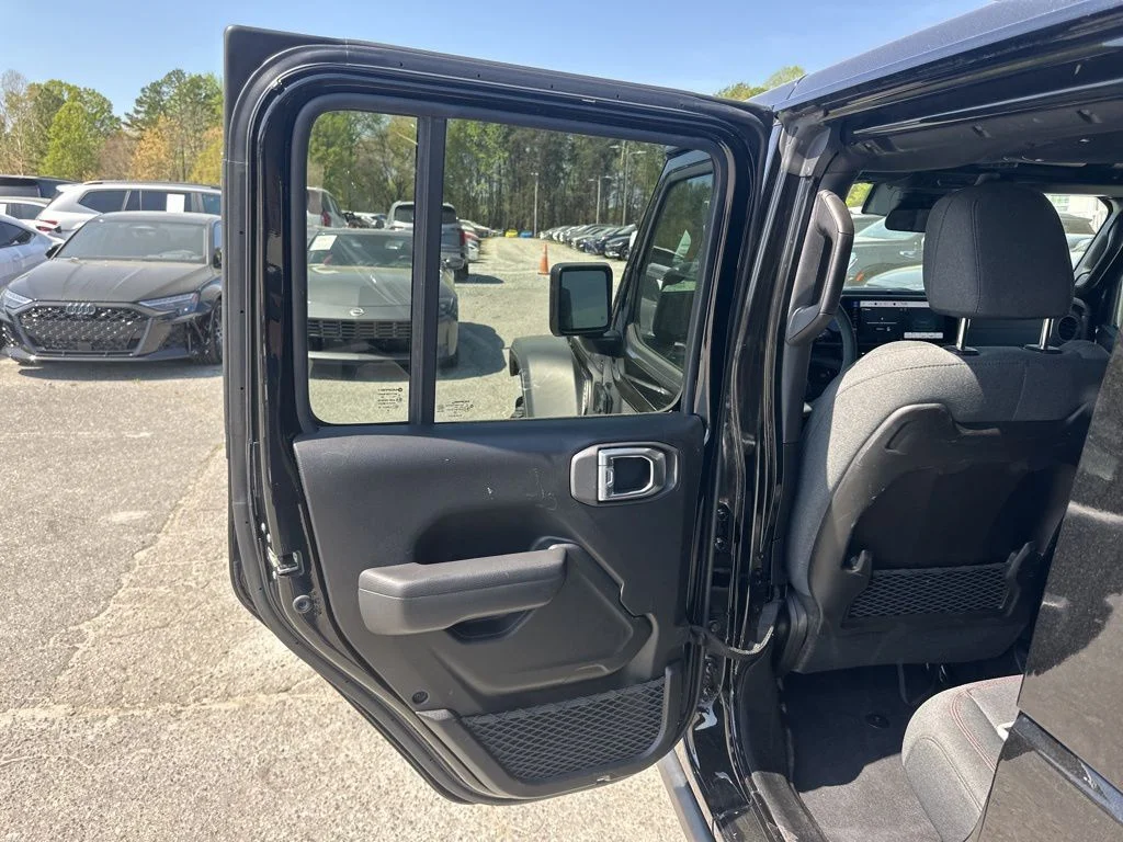 Used 2025 Black Jeep Rubicon image 25