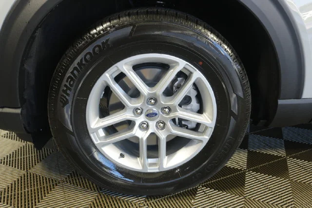 New 2027 Avalanche Gray Ford Active image 10
