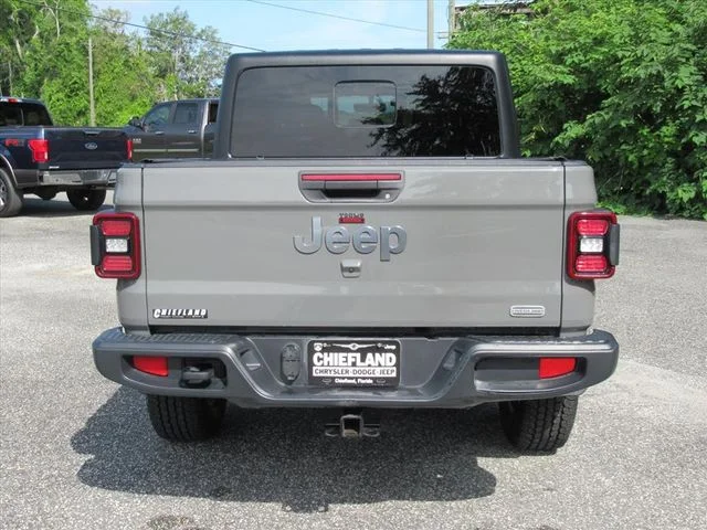 Used 2023 Gray Jeep Overland image 6