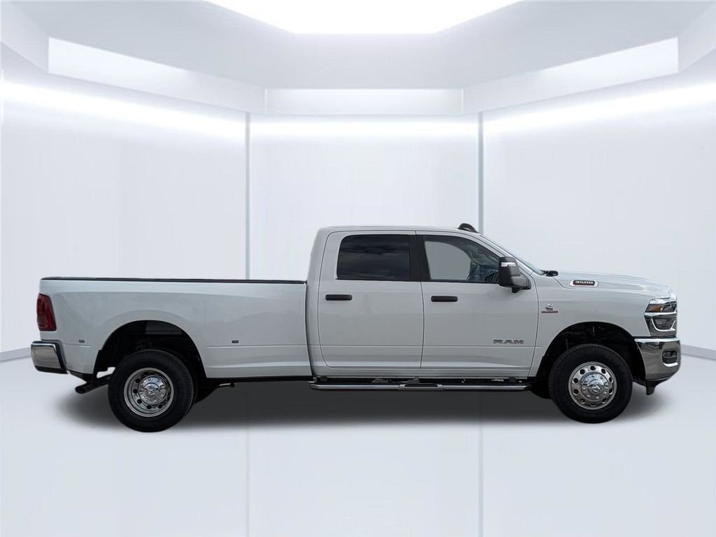 New 2026 Bright White Clear-Coat Exterior Paint RAM Big Horn image 8
