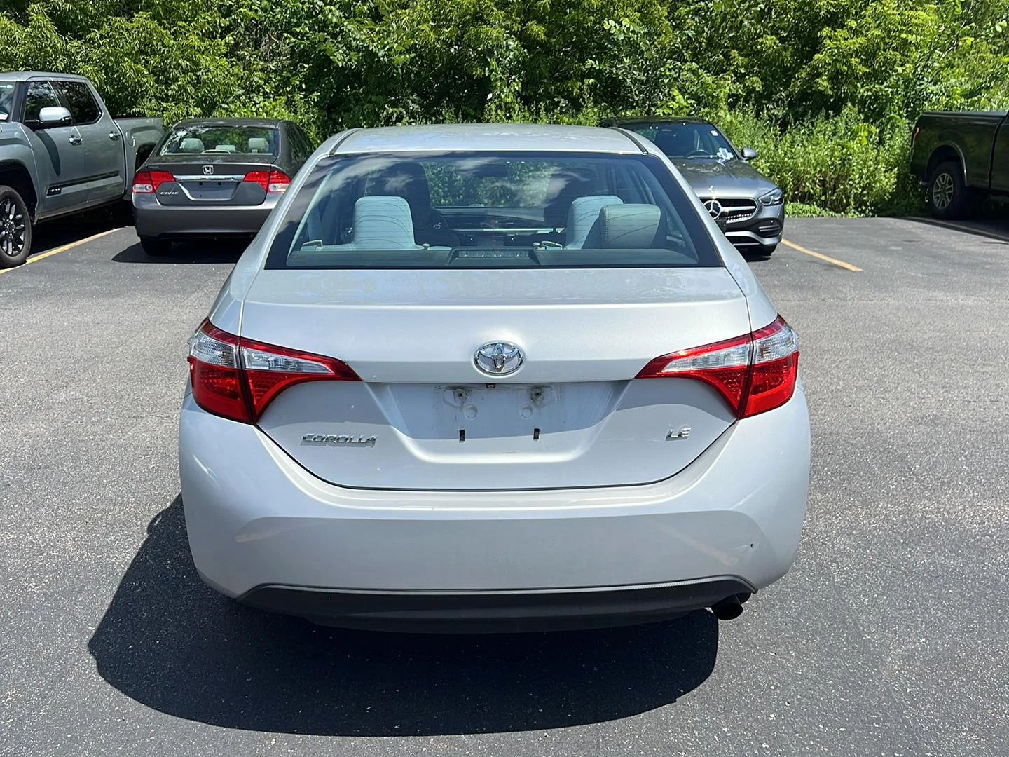 Used 2016 Classic Silver Metallic Toyota LE image 3
