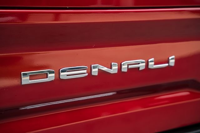 Used 2022 Cayenne Red GMC Denali image 9