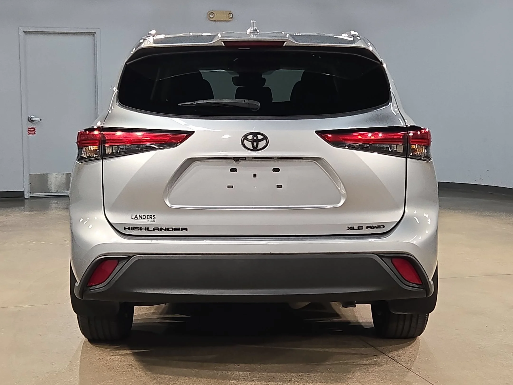 Used 2022 Celestial Silver Metallic Toyota XLE image 6