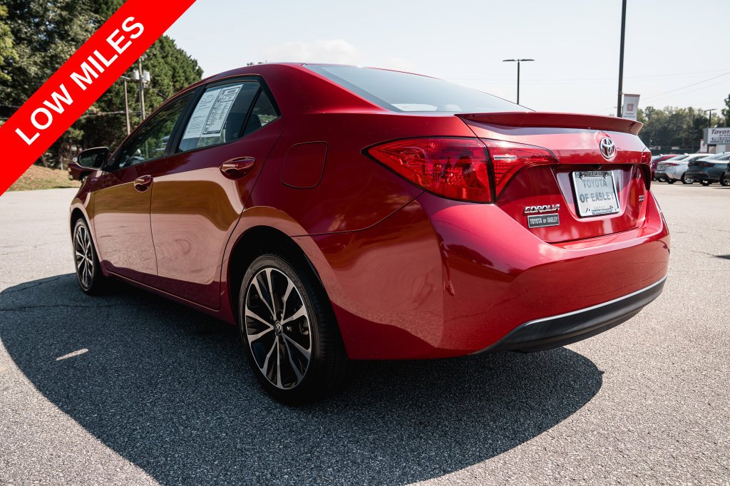 Used 2019 Barcelona Red Metallic Toyota SE image 5