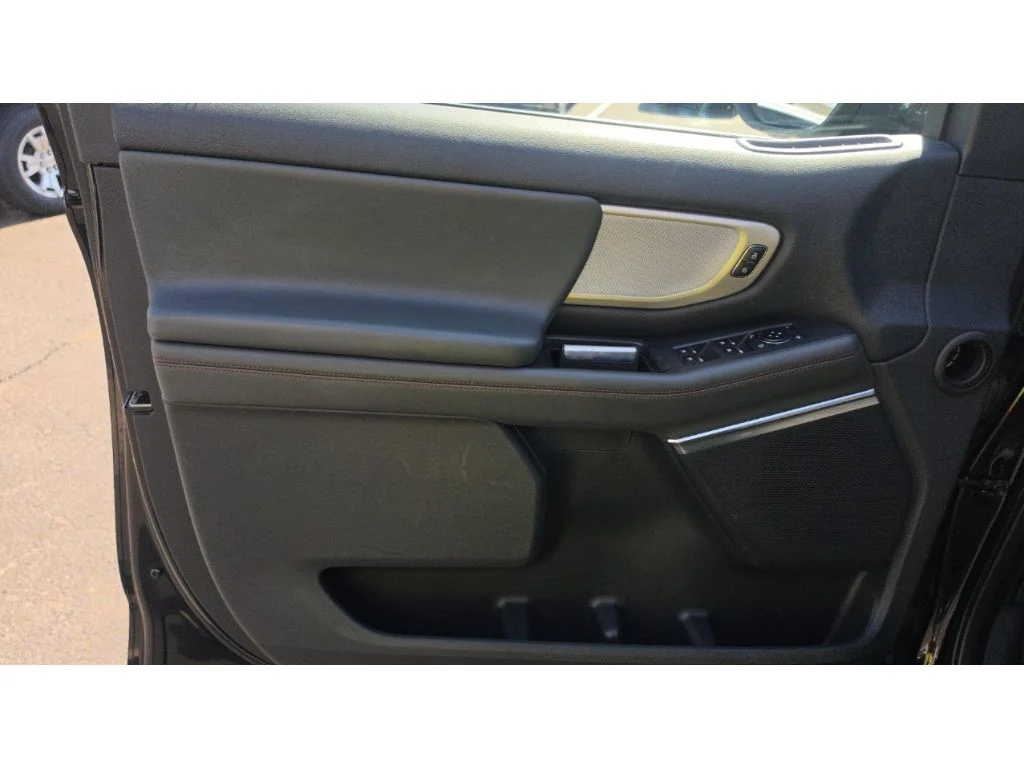Used 2025 Agate Black Metallic Ford Active image 8