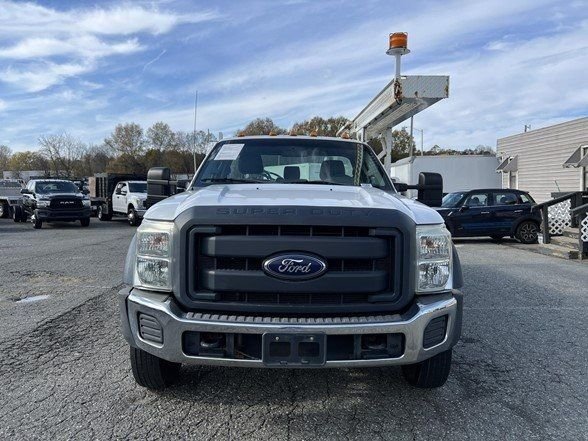2015 Ford F-450 Super Duty Chassis Cab XL - Photo 2