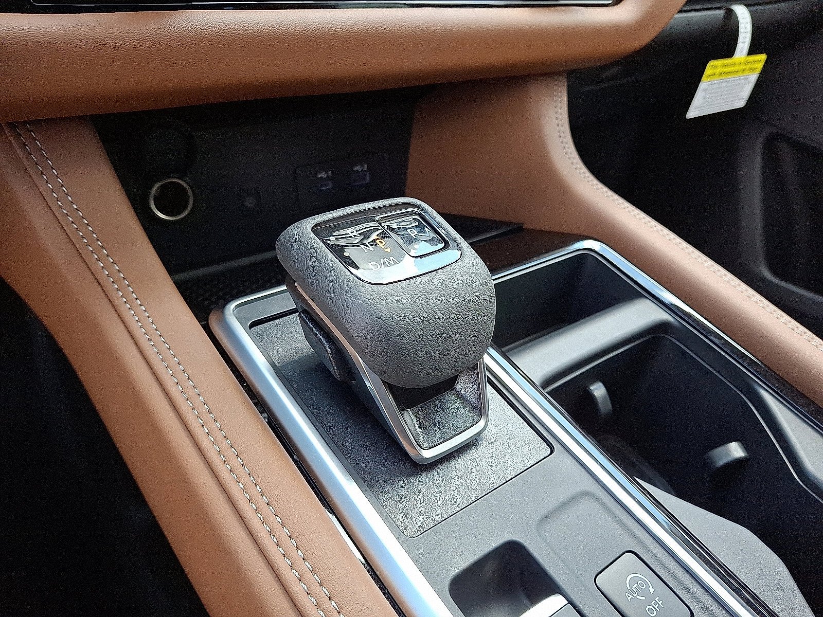 2025 Nissan Pathfinder Platinum - Photo 9