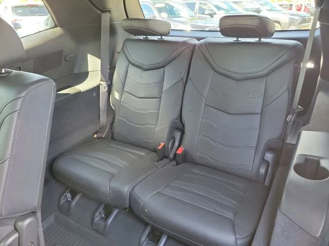 2025 Cadillac XT6 Premium Luxury - Photo 17